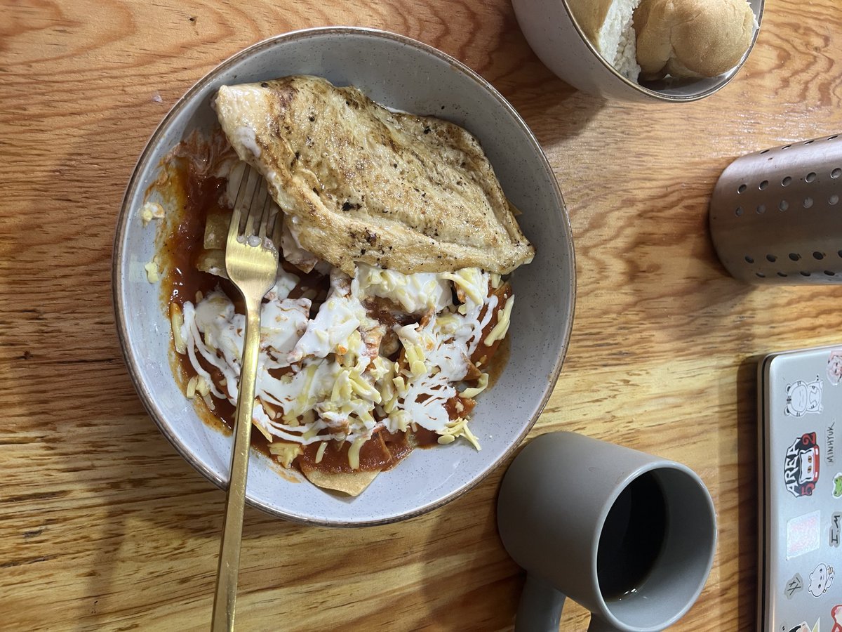 Comer sola fuera de casa a sido difícil para mi pero lo estoy logrando 🥺
