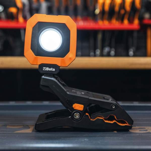 BetaToolsUK's tweet image. Meet the light that goes where you need it - and stays there. 🔦🧰

The new Beta 1838CLAMP rechargeable spotlight is compact, powerful, and built for hands-free use with a clamp + magnet combo.

Ready to work as hard as you do. 💪

🔗 bit.ly/46v7jIs

#BetaTools #tools