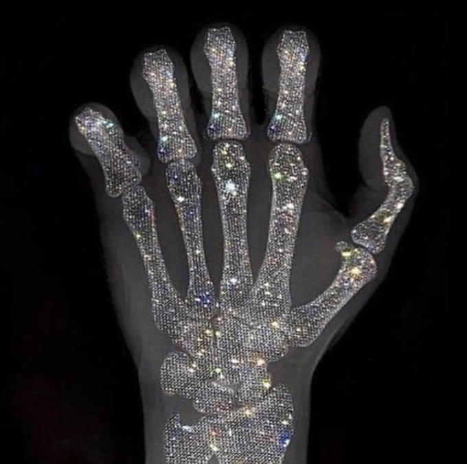 TheCryptoLark's tweet image. Only diamond hands will make it big in this cycle.