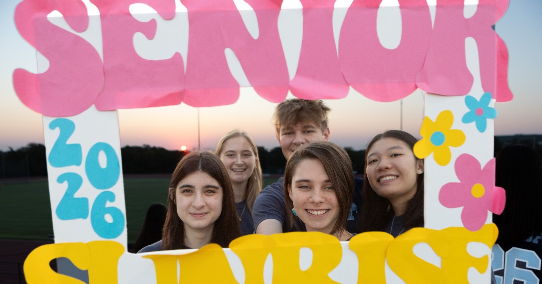 🌅 The Class of '26 celebrated their final year at St. Andrew's School together with the second annual Senior Sunrise. 

Seniors joined on the field in the early morning hours  to connect over donuts, setting the tone for the year.  

📸 by Carl L.; Ellie B.; and Darcie W.