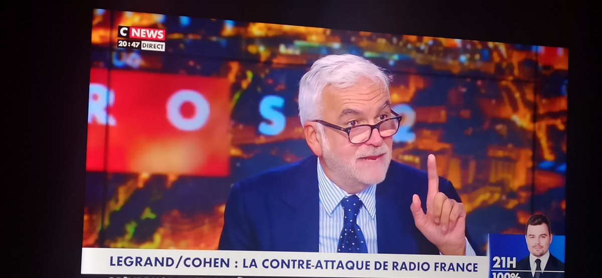 Vous avez raison. Le service public nous coûte une blinde et est une caste qui est clairement nuisible. Par contre <a href="/PascalPraud/">Pascal Praud</a> , laissez parler les autres ! Vous n'êtes pas seul sur le plateau. #hdpros2
