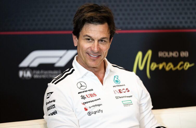 🗣️ Toto Wolff:

"Aunque tengamos el mejor motor, el título no está garantizado. Ya que, además de McLaren, Alpine y Williams tienen muchas horas extra de túnel de viento"

"Y ni siquiera estamos hablando de Honda y Aston Martin, con mucho tiempo en el túnel de viento y con el