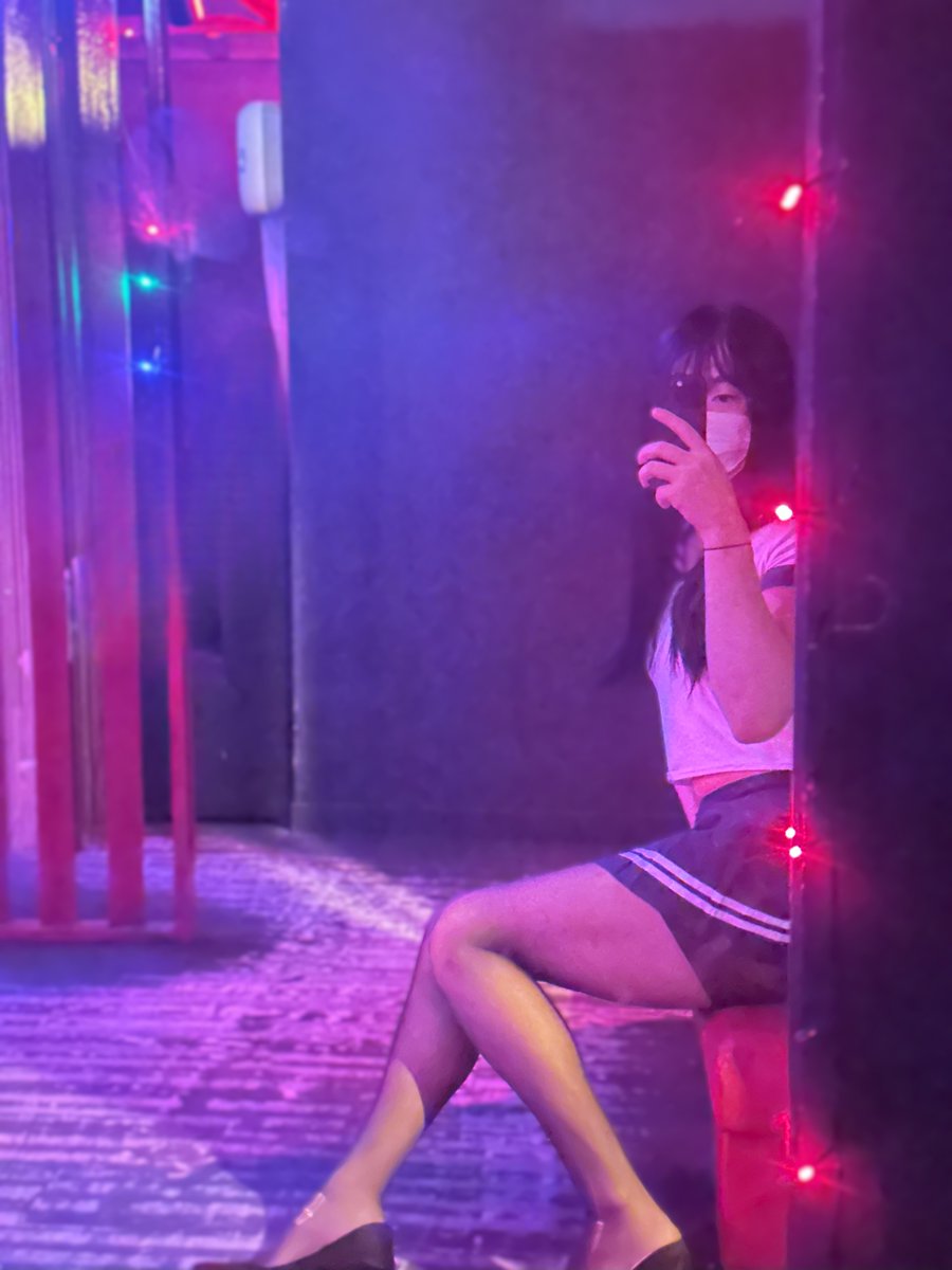 오늘 제이에서 찍은사진은 다 앉아있는것만 건졌넹... ㅇㅅㅇa
#crossdresser #sissy #CD #시디 #러버 #여장 #만남 #검스 #만남