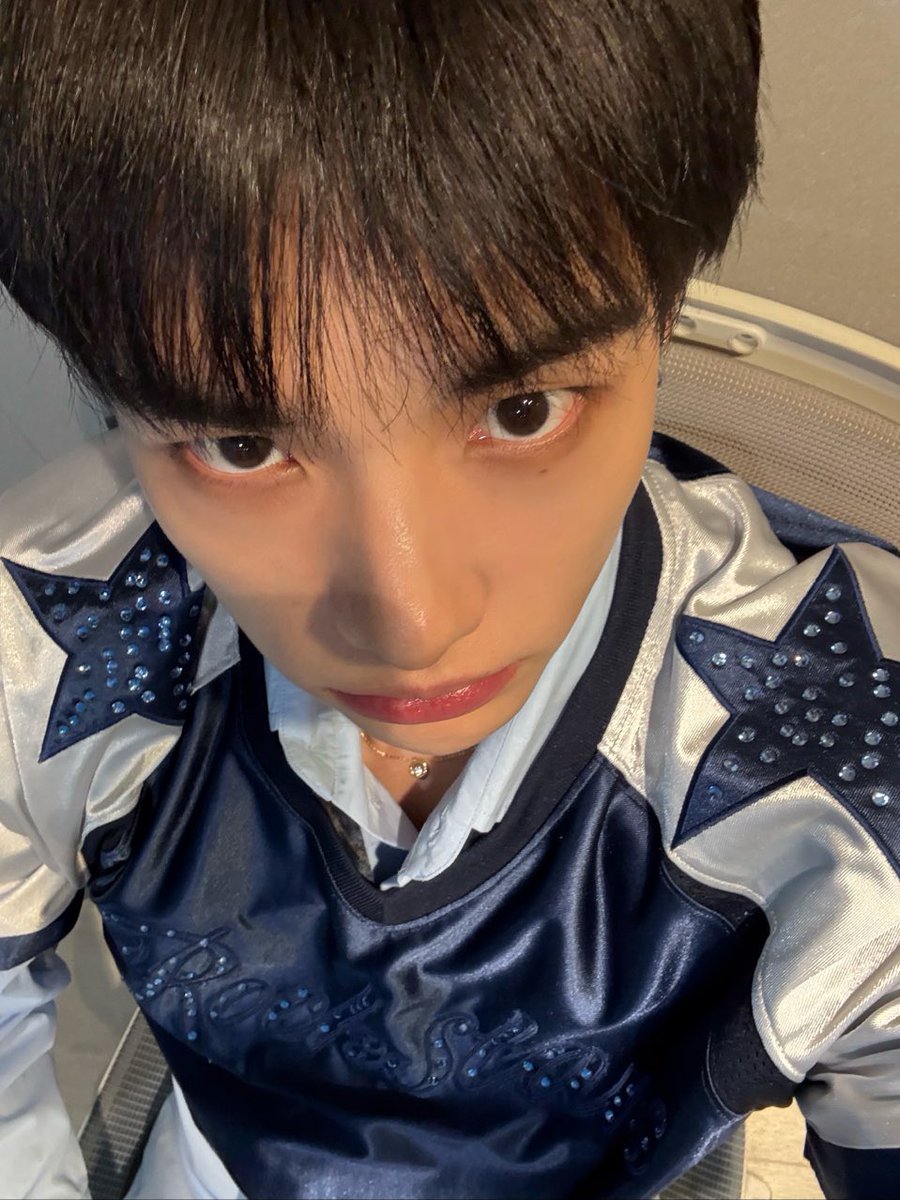 hyunieversace's tweet photo. this cutie https://t.co/EH2ewA9Vco