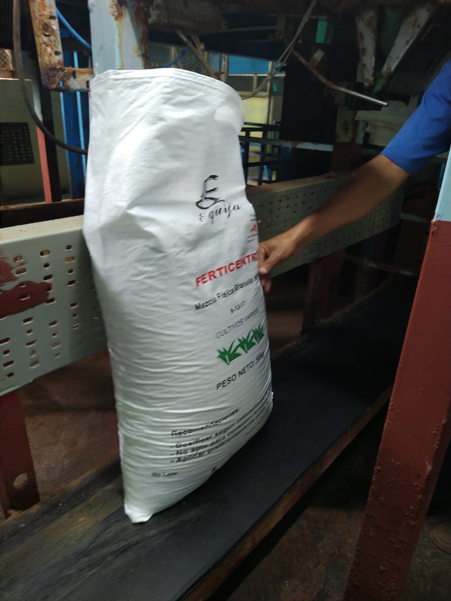 geiq_oc's tweet photo. En producción de fertilizantes la Empresa Química de Cienfuegos, #EQUIFA. 

Continuamos en combate. https://t.co/4DXBdYCvX4