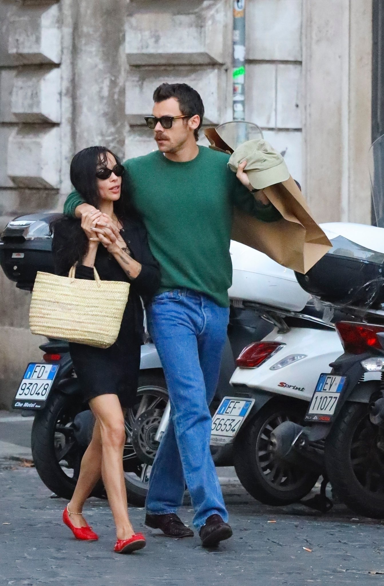 G06M8oLWUAEB_3V?format=jpg&name=large From Rome to Romance: Zoë Kravitz and Harry Styles’ Italian Escape