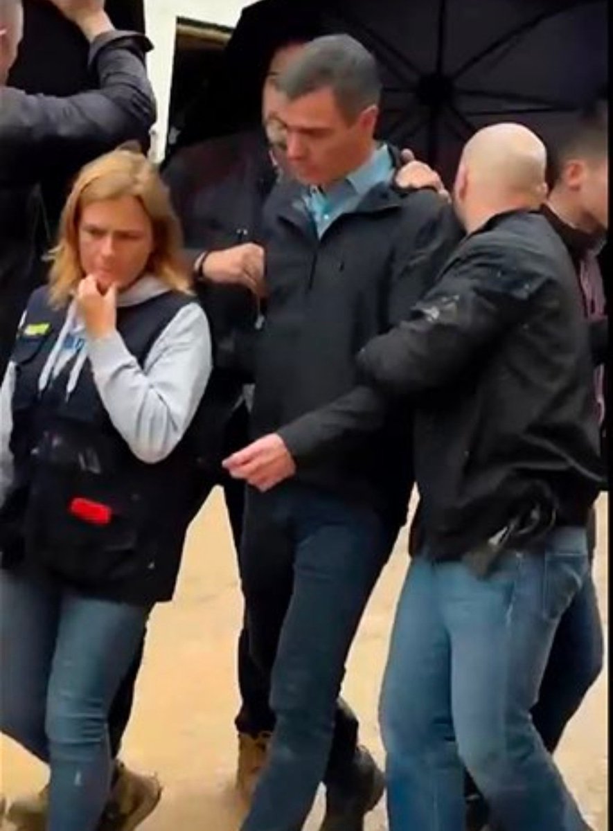 En Paiporta también se expresó el pueblo español <a href="/sanchezcastejon/">Pedro Sánchez</a>