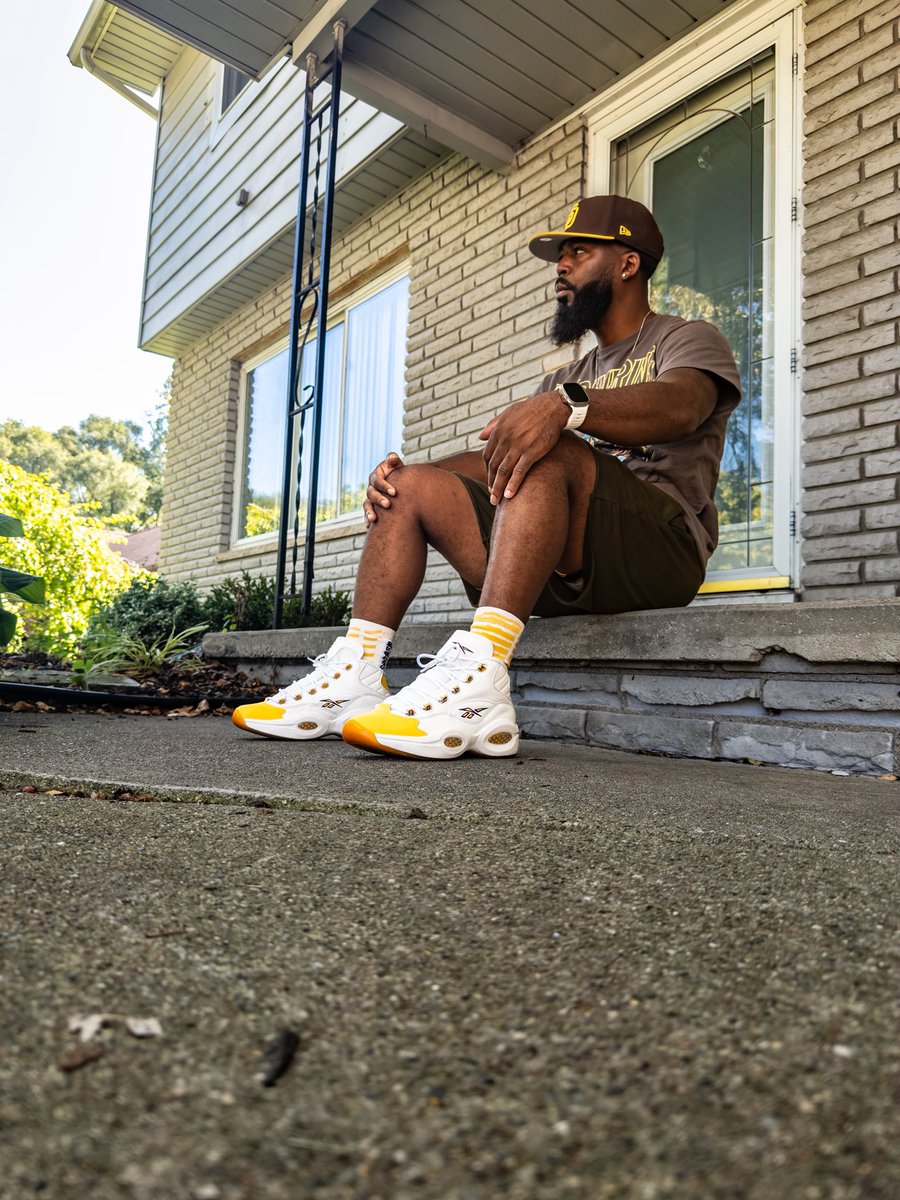 Sneaker_Cowboy's tweet photo. Def had to get out and enjoy this weather #kotd #kickcheck #snkrs #snkrsliveheatingup #shoessofresh #yoursneakersaredope #snkrskickcheck #wearyoursneakers #reebok #iphonephotography https://t.co/x2kFyq7F20