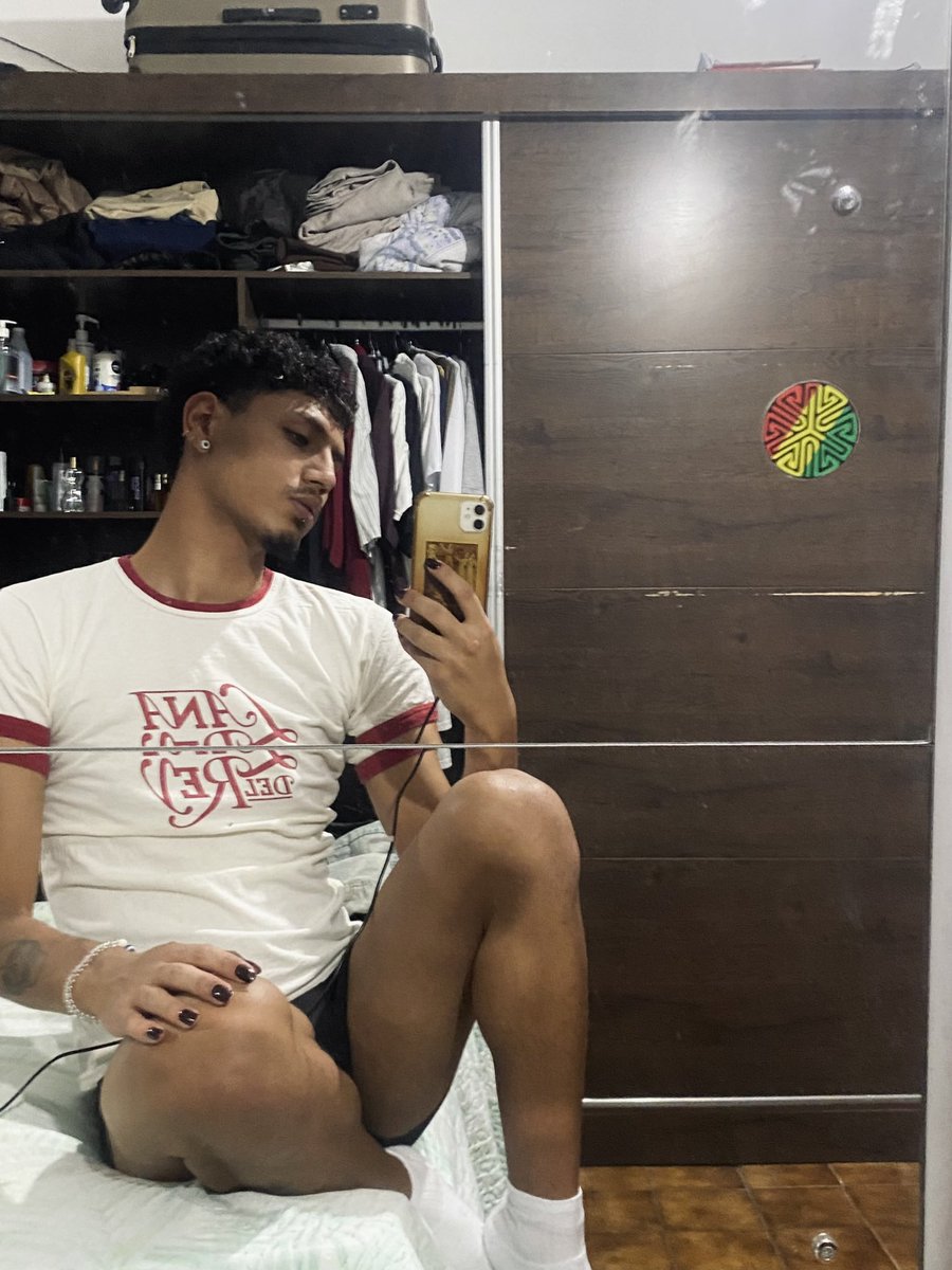 MasterBueno_'s tweet photo. Querendo substituir esse tapete aqui, quem vai ser a cadela sortuda de poder me ter como mestre? 

#Findom #BNWOFindom #FindomMaster #FeetSlave #FeetWorship #FindomFeet #SpitSlave #SpitHumiliation #ArmpitSlave #ArmpitWorship #MasterAndPaypig #BNWOSub #ObeyMaster #CashSlut https://t.co/MzmGREPDRq