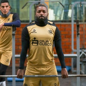 Jair Céspedes nació en Alianza, ganó títulos en Cristal, fue figura en la San Martín, pero que bien le quedaba el oro del Cusco FC.

#Liga1