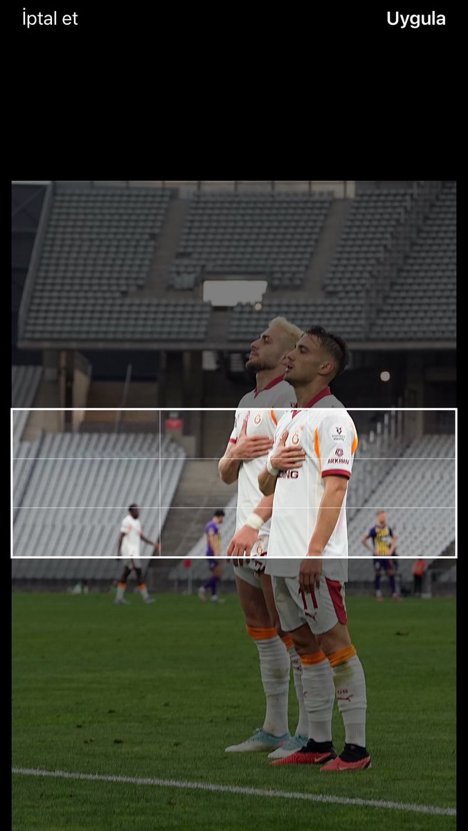 Bu fotoğrafı header için nasıl ayarlayabiliriz? 🤔