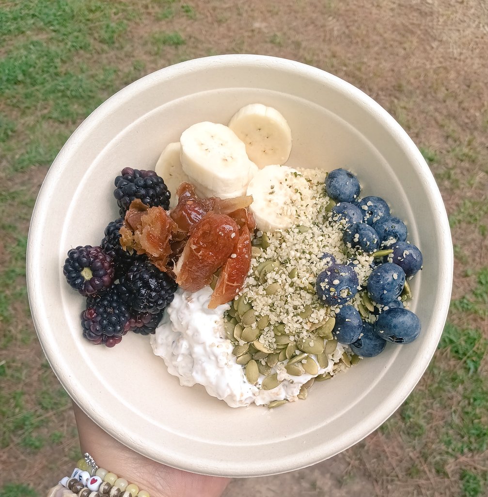 KenyaDione's tweet image. Coconut Yogurt Cream Bowl
Blueberries
Blackberries
Burro Bananas
Dates
Hemp Seeds
Pumpkin Seeds

#arkansasliving
#healthiswealth
#changeisgood
#doyourbest
#divinelovellc