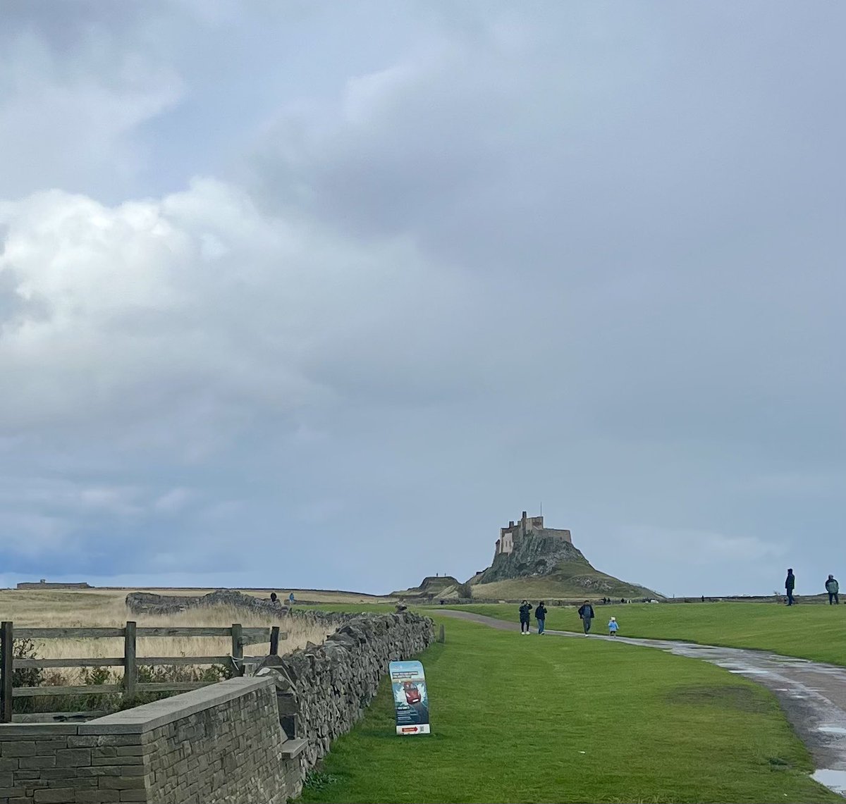 Simon Neilson tweet media