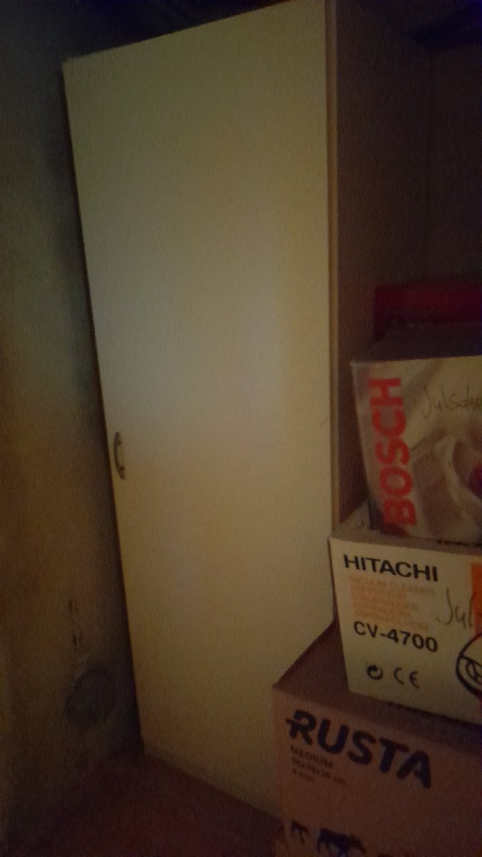 SwedishGamester's tweet image. I have cleared out most of the #boxes that was in my #storage and they are now in my #hallway! So this is a #GoodOpportunity to go through all my #stuff and see if there's something I can throw away! Only problem is; I'm blocking off the doors to the #bathroom and my #bedroom! 😅