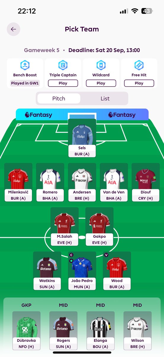 MG03rm's tweet photo. @Fantasyban1 شكلي بلعب 5 دفاع ولا شرايك مين يلعب اساسي من الدكة 😂 https://t.co/KvmyDzRbNb