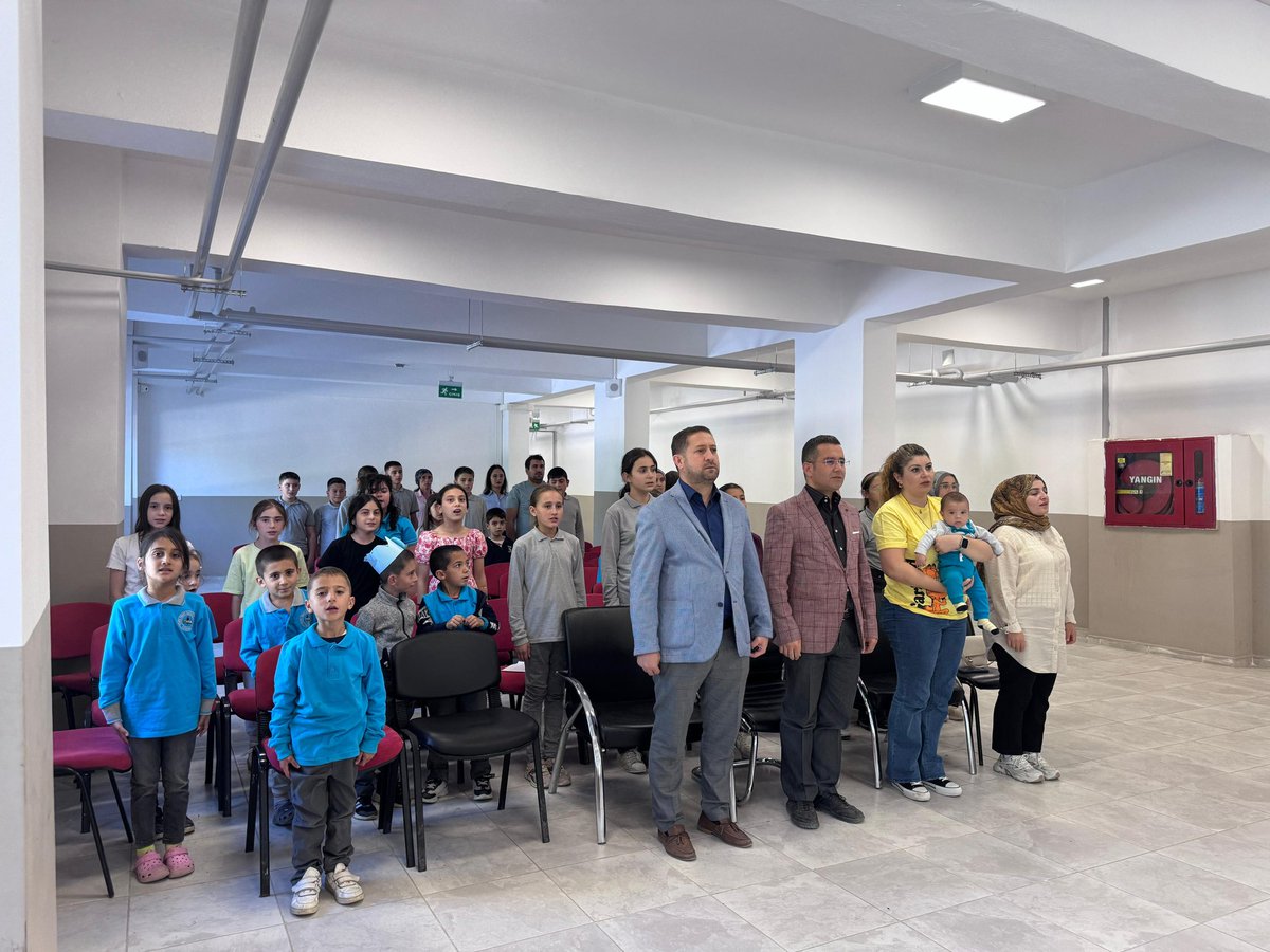 BayramorenMem's tweet photo. Mevlidi Nebi haftası etkinlikleri çerçevesinde Bayramören ilçe müftülüğü ile kutlama programı gerçekleştirildi. Programa ilçe müftüsü Nihat Karagöz, ilçe Milli Eğitim Müdürü Osman İNCE @osmanince71 öğretmenler, öğrenciler ve veliler katıldılar. 
#mevlidinebi https://t.co/Njd2U5vBti