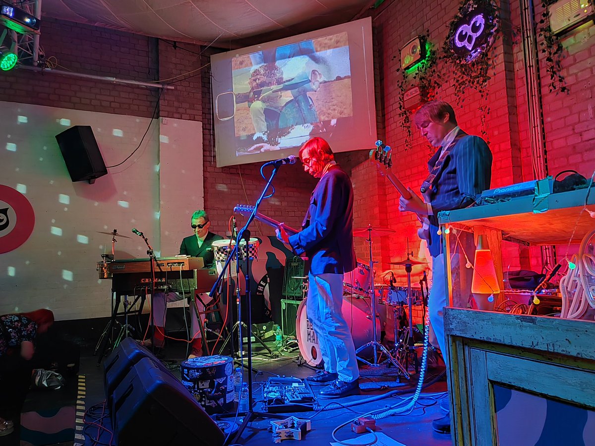 Mod71's tweet image. Great Saturday night at @thenightowlbham @BigBossManMusic #supportlivemusic 💜💜💜🎧🥁🎸🪘🎹