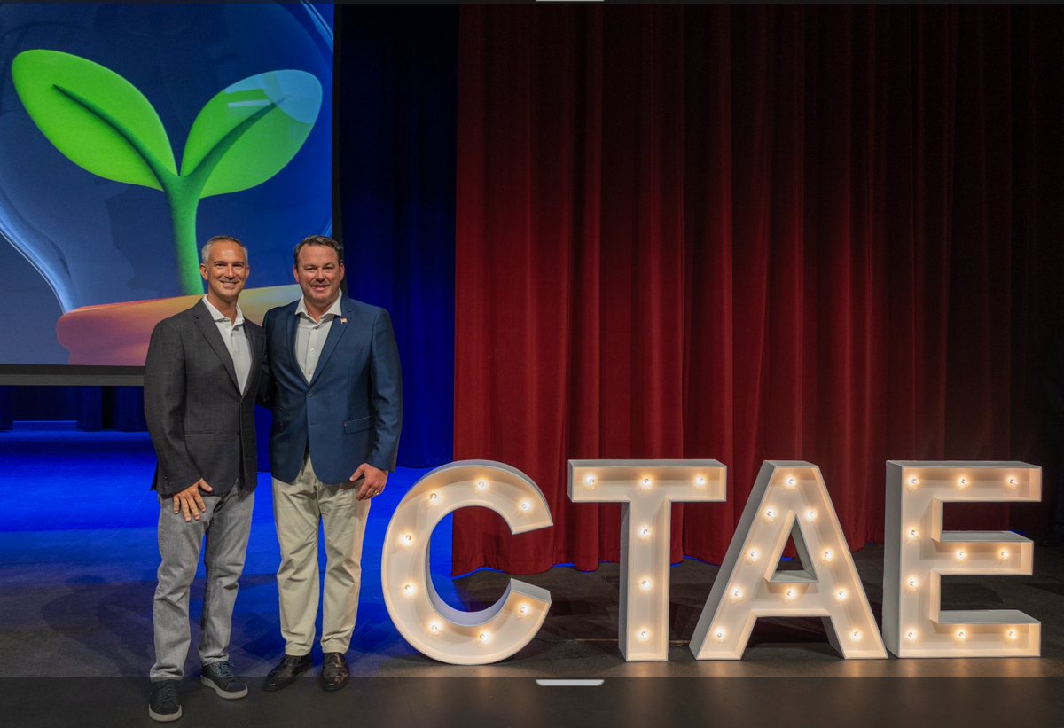 Honored to join 700 incredible youth entrepreneurs in Forsyth County this past weekend.

Your creativity, vision, and grit are what keep Georgia the #1 state for business. I’ll continue working to make sure our state remains the best place for you all to succeed. #gapol