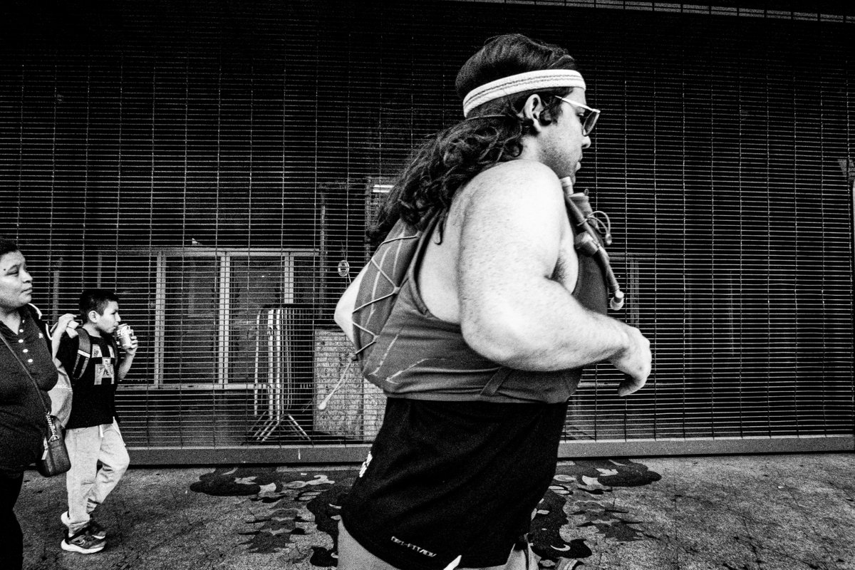 Kaliguy_Photo's tweet photo. Running man.
#streetphotography #blackandwhitephotography #fotografia https://t.co/rekLNeaYkU