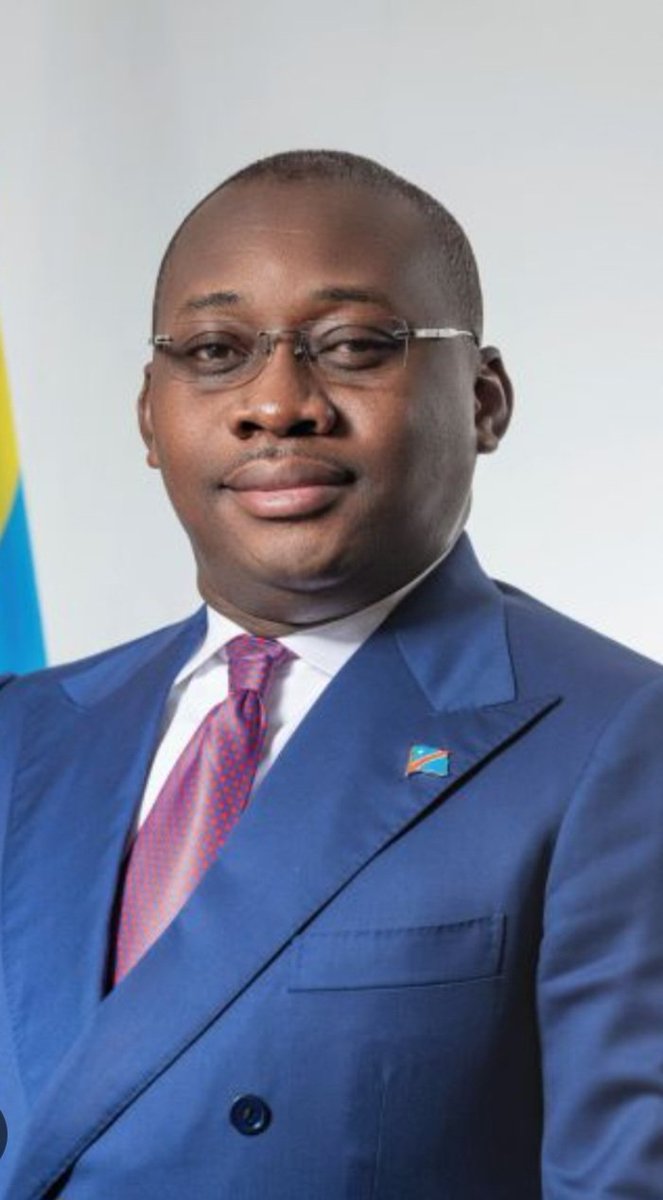 Bibishe6's tweet image. Affaire Dauphinat veut manger le Président @VitalKamerhe1. @Guy_Loando et @bembajp à la manette. Réunion en ce moment pr contraindre Mboso et Tshilumbayi à démissionner. On utilise un swahili pour faire évincer un swahili et pourtant la carte se joue pr le Dauphinat du Équateur.