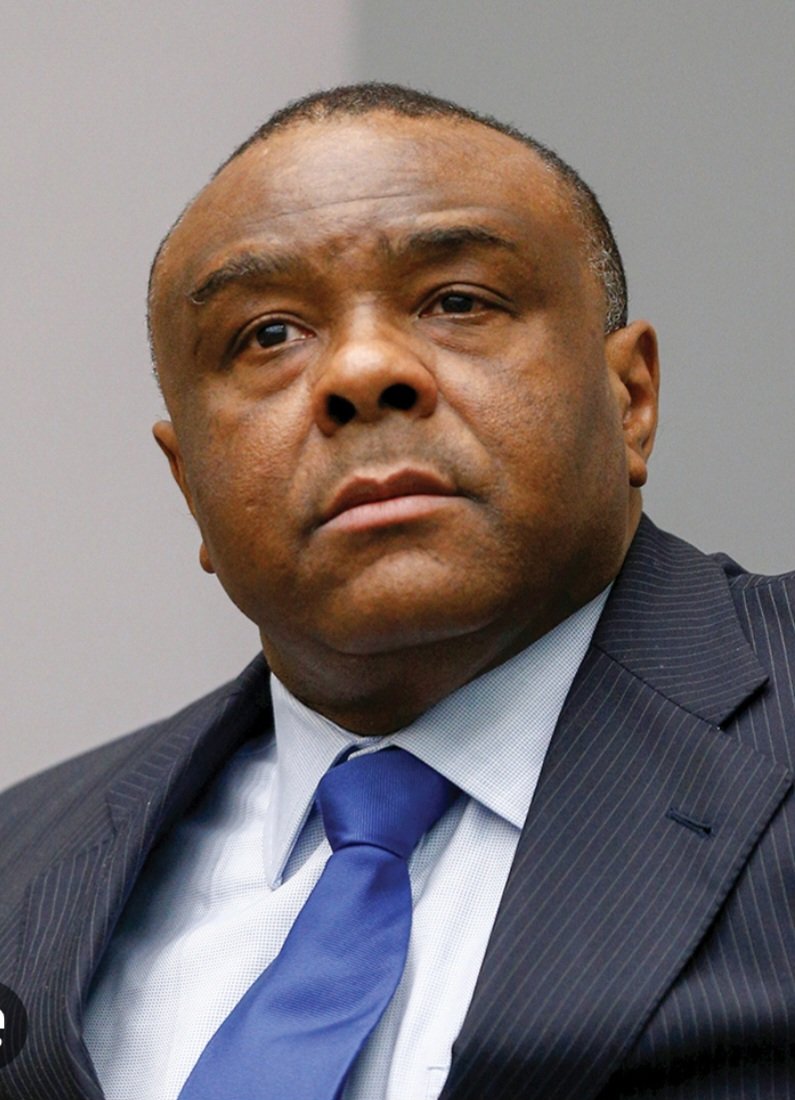 Bibishe6's tweet image. Affaire Dauphinat veut manger le Président @VitalKamerhe1. @Guy_Loando et @bembajp à la manette. Réunion en ce moment pr contraindre Mboso et Tshilumbayi à démissionner. On utilise un swahili pour faire évincer un swahili et pourtant la carte se joue pr le Dauphinat du Équateur.