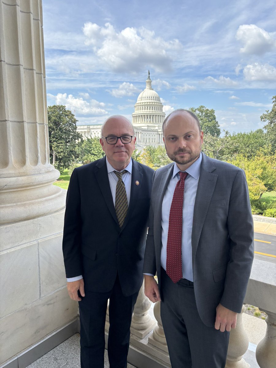 Delighted to meet with <a href="/RepMcGovern/">Rep. Jim McGovern</a>, co-chair of <a href="/TLHumanRights/">Tom Lantos Human Rights Commission</a>, the original sponsor of the Magnitsky Act, and one of the strongest human rights advocates in the U.S. Congress.

Grateful for his continued support to political prisoners in Russia and worldwide.