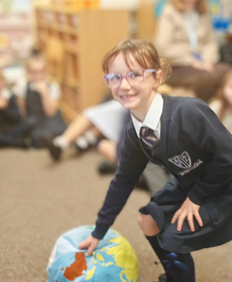 1A_MrsAlmond's tweet photo. Year 1 reflected on the Creation story in RE today. 🌍 Using artefacts &amp; song, they brought faith &amp; learning together beautifully. @ololprimary_HT @ololprimary_DHT #MakeADifference #REOlol https://t.co/pRHhjDIOiz