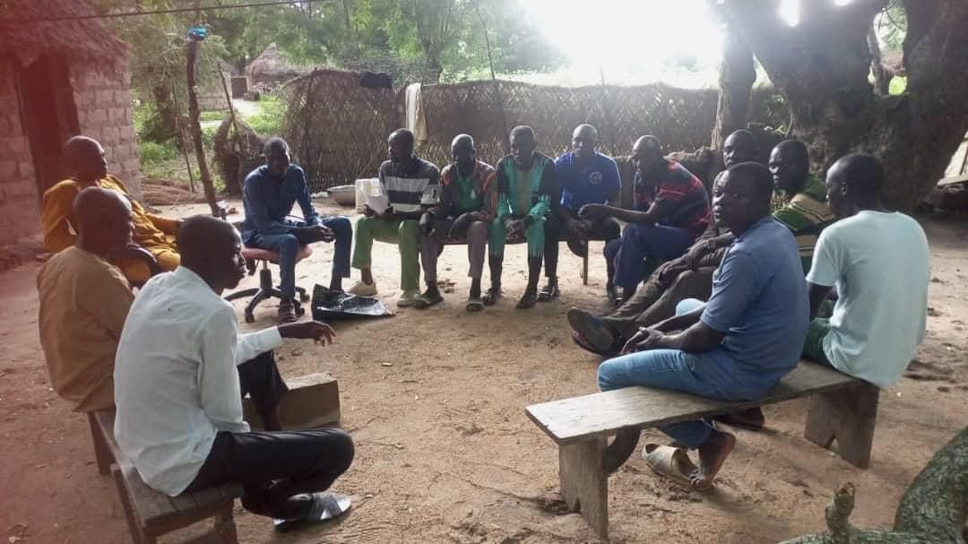 Mpodol_237's tweet photo. Dans chaque ville, chaque quartier, ils posent pierre après pierre les fondations d’un avenir solide.

Ils sont nos Bâtisseurs du Gris : femmes et hommes engagés, qui vont à la rencontre des populations, expliquent, convainquent et portent haut les valeurs que nous défendons. 

Their energy, determination, and closeness to the people make them the true framework of our victory.

Thanks to them, we are building together a Cameroon that is fairer, stronger, and more sustainable.

Thank you to all our Builders of the Grey you are the force that lifts the future.

Rejoins-nous 
https://t.co/pdo9ORn24D

Support the movement by donating or getting your campaign gear today! 
https://t.co/83zYXmZvn1