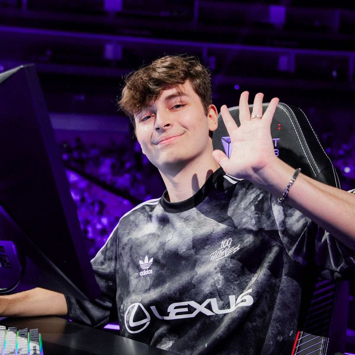 ValorINTEL's tweet image. 🚨 100 Thieves VALORANT are going through a "full rebuild" according to Zander

Asuna, Zander, and HC Zikz has announced they are potentially looking for new teams if 100 Thieves doesn't bring them back for the 2026 VCT season