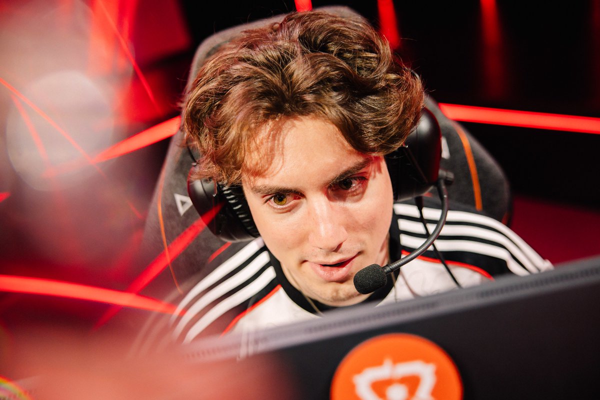 ValorINTEL's tweet image. 🚨 100 Thieves VALORANT are going through a "full rebuild" according to Zander

Asuna, Zander, and HC Zikz has announced they are potentially looking for new teams if 100 Thieves doesn't bring them back for the 2026 VCT season