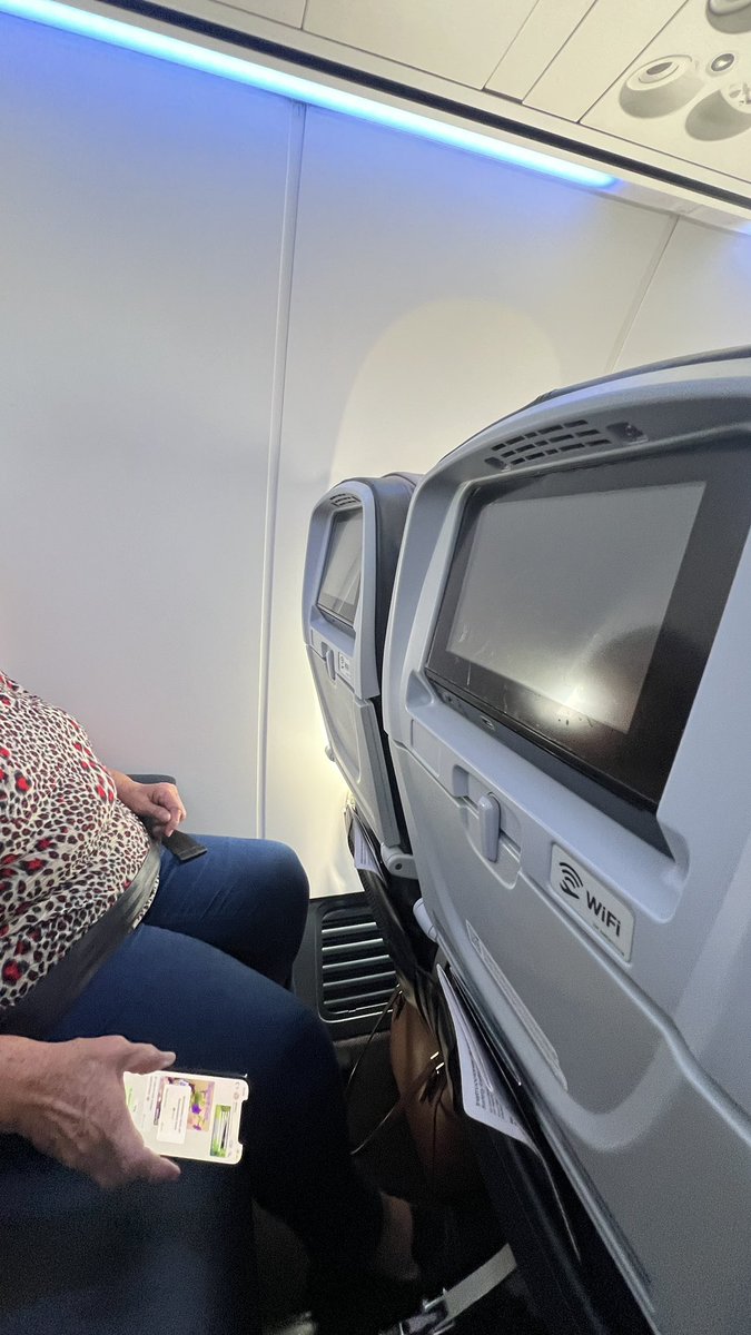 Oye <a href="/Aeromexico/">Aeroméxico</a> pagué adicional para un asiento en ventana en vuelo Guatemala - Ciudad de México hoy 15/09/25, y mira lo que me das… un asiento sin ventana  literalmente y no funciona el entretenimiento abordo. ¿Me reembolsas o me mejoras mi vuelo de retorno?