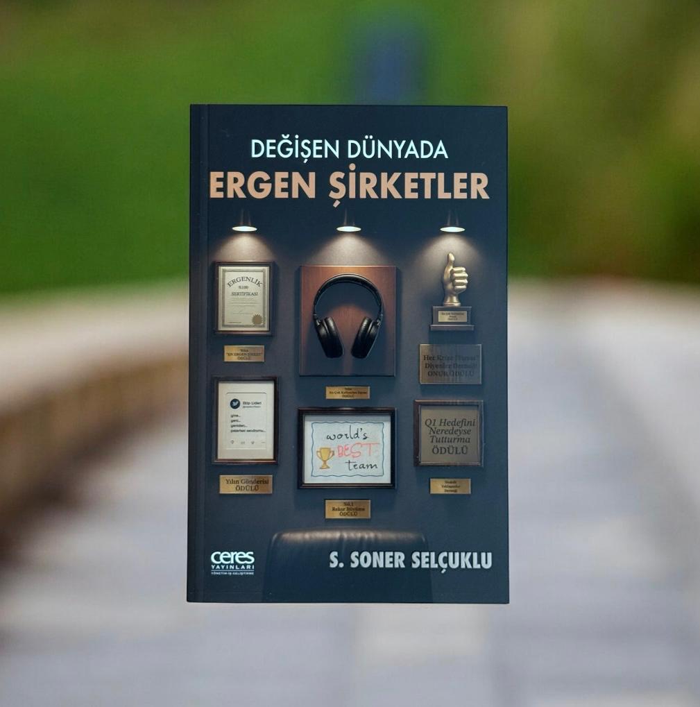 Edwards W. Deming'in tespit ettiği organizasyonel dönüşümün 14 ilkesi:

1. Organizasyonun amaçlarını belirle.
2. Yeni yönetim felsefesini benimse.
3. Organizasyonda istatistiksel araçlara önem vererek kalitenin ölçülmesini sağla.
4. Mal ve hizmet sunulmasında müşteri ile uzun