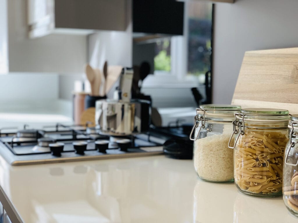 dougranger's tweet image. You don’t need to be a pro to upgrade your countertops. We’ve found simple products that can make a big difference with minimal effort. 😉

#Kitchen #KitchenEssentials #Countertops
 LocalInfoForYou.com/154172/inexpen…