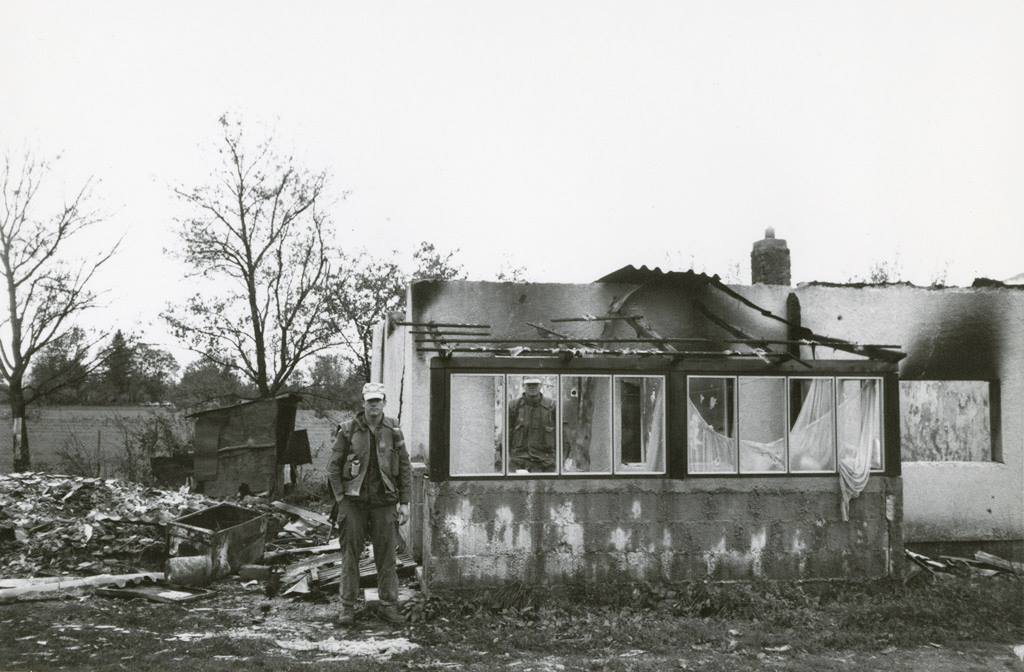 CanWarMuseum's tweet photo. ๐จ๐ฆ Holding the line in Croatia
On Sept 15, 1993, the 2nd Battalion, Princess Patriciaโs Canadian Light Infantry enforced a ceasefire and protected civilians under fire for 15 hours. A home in Liฤki ฤitluk was destroyed. #CanadaRemembers #CWMCollections https://t.co/QHz6J4S1OD