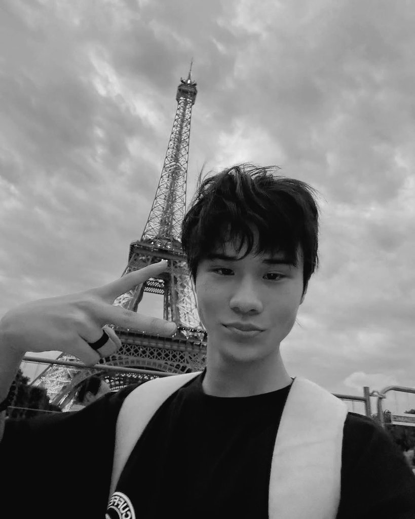 INSTBELLADONARP's tweet photo. ㅤ

ㅤㅤㅤ🖤ㅤ⸺ㅤ𝒘𝐞 𝐚𝐫𝐞 𝖒𝖔𝖓𝖘𝖙𝖊𝖗𝖘
ㅤㅤㅤㅤ嵐ㅤᰋㅤ#ravengard   ֶָ֢ ‌ᐟ ㅤ

𓂃  ۫  . 𝒏ome: Mirael Leon Duclaire Sangréal.
𓂃  ۫  . 𝒊dαde: 247.
𓂃  ۫  . 𝒆spécıe: Vampiro.
𓂃  ۫  . 𝒔hαpe: https://t.co/4bhk64OOfL