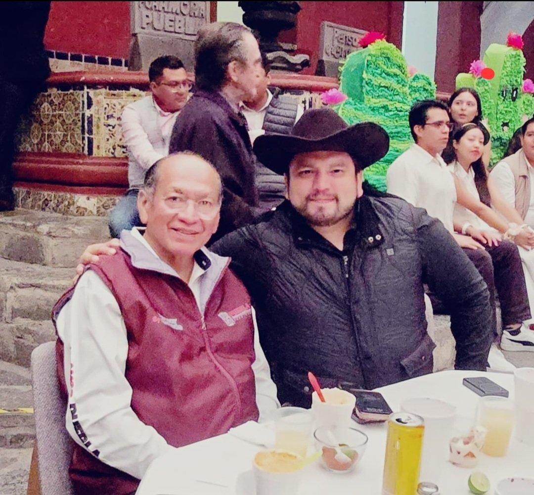 Así los 🤡🤡 encargados de la inteligencia y de la paz social interna del #Estado
El Anciano #Allstar del <a href="/aguilar_pala_S/">Samuel Aguilar Pala</a> que solo esta bueno para mandar felicitaciones y su besa 🥚🥚 del parásito todas mías del #CheGordo
El peor gobierno de la historia de #Puebla 
🫶🏼