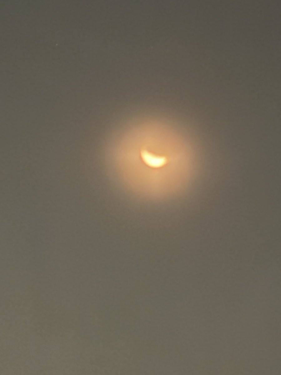 Skrrohilla's tweet image. Jupiter sighting today in gurgaon. #jupiter #mooneclipse #Gurugram #ShotoniPhone @neiltyson @apod @NASA 🇮🇳
