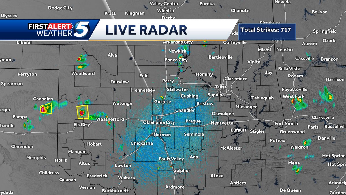 KOCOMichael's tweet image. Monday 2:50 pm. Storms have been intensifying in Western OK over the past 20-30 min. 1 storm near Hammon is now warned for winds up to 60 mph, and quarter size hail until 3:30 pm. Storms are nearly stationary.
#okwx #koco5