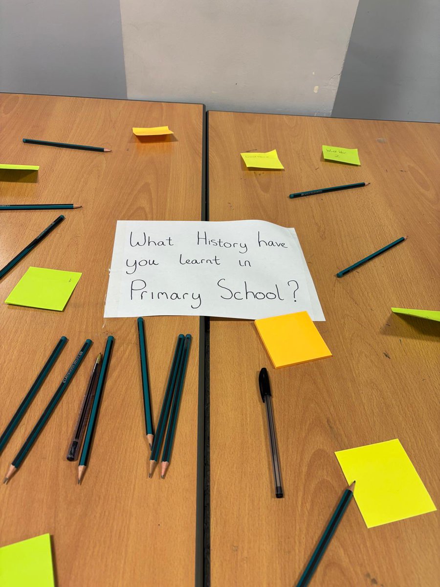 HermitageSocSub's tweet image. Had an amazing time with our history enthusiasts at the P7 Open Evening last Thursday! 🎉 A huge shoutout to our incredible pupil volunteers—your enthusiasm, wisdom, and passion truly made it special. Thank you to everyone who gave up their time 💙 #UNCRCArticle29 @HermitageAcad