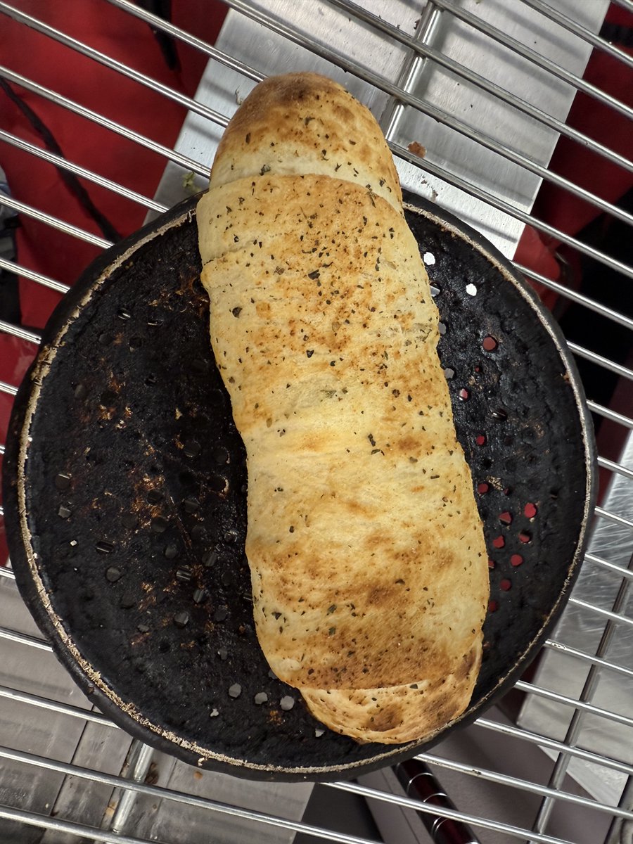 JeffsPizza_Ames's tweet image. That&apos;s...that&apos;s one big chungus pizza roll. 

Oh...the things our employees make sometimes. 

#JeffsBestPizzaInAmes #EmployeeFun