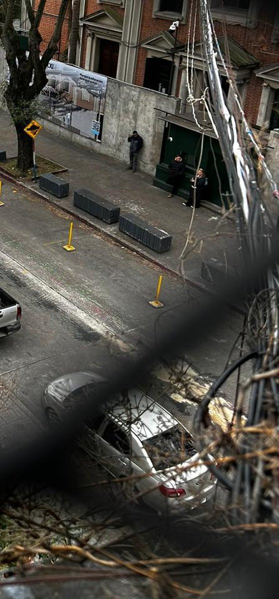 GRAVE, ANTISEMITISMO EN URUGUAY 

Durante la noche de ayer, personajes que alientan el antisemitismo y defienden al terrorismo palestino intentaron pintar una bandera palestina frente a la Escuela Integral Judía de Montevideo.

Las autoridades deben actuar de manera urgente.