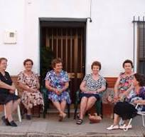 Un año más viendo y criticando a zagales creyendonos mamenvocalcoach mientras estamos cada vez mas cerca de la edad de Noemi que la de los concursantes
#OTGala0