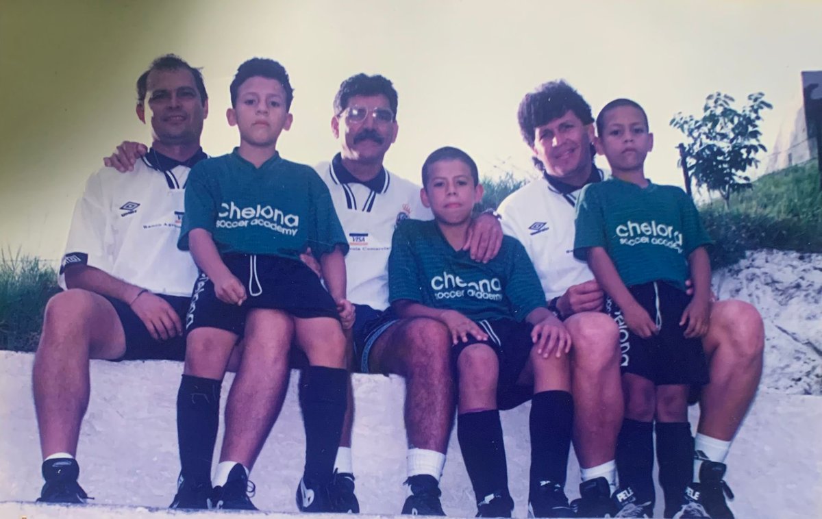 chavarria8's tweet photo. Mis hermanos y yo pudimos formar parte de la academia Chelona donde siempre se nos inculcó disciplina y responsabilidad . 

Nuestro más sentido pésame para la familia Rodríguez 🙏🏻🙏🏻🙏🏻 

Gracias por todo Chelona ⚽️ https://t.co/XHTbpO1CIq