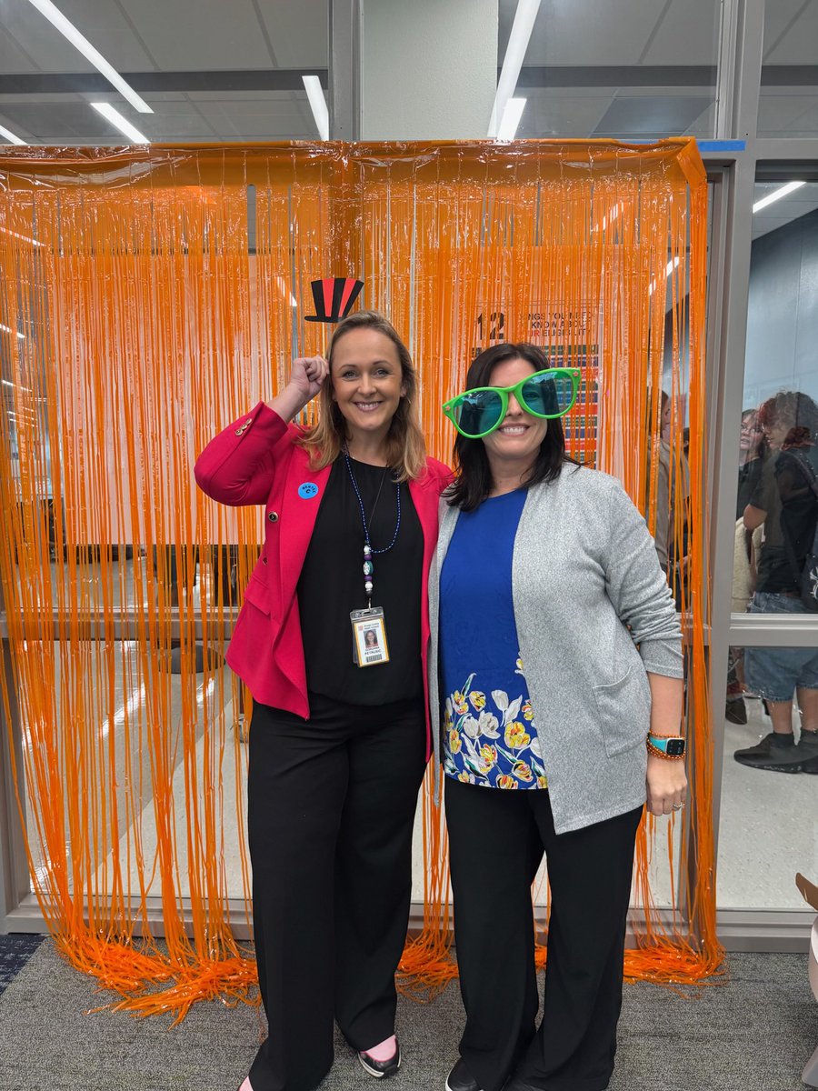 CSO_OCPS's tweet image. APMentoring #PhotoBoothFun #LeadershipJourney