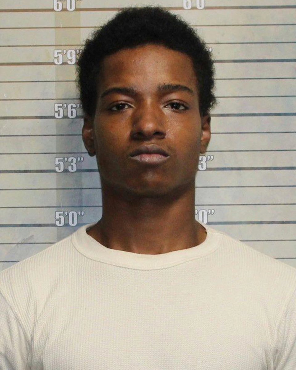 mymixtapez's tweet photo. Ohio man who stole roughly $7.4 million through 1,480 fraudulent checks was sentenced to six years in prison 😳 https://t.co/dVMVKy4Okk
