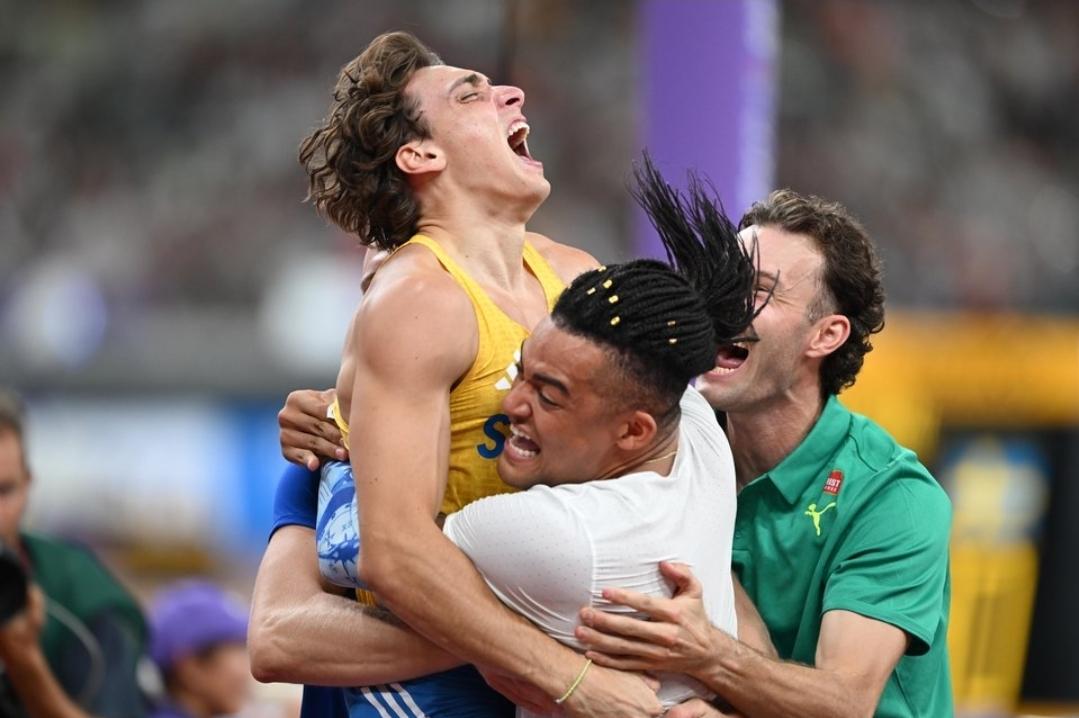 Και αυτο ειναι ο,τι χρειάζεται να ξερεις για τον Μανόλο.  Γιατι το ανάστημα του παντα θα  ειναι πολυ πάνω απο καθε ρεκόρ του Ντουπλανις