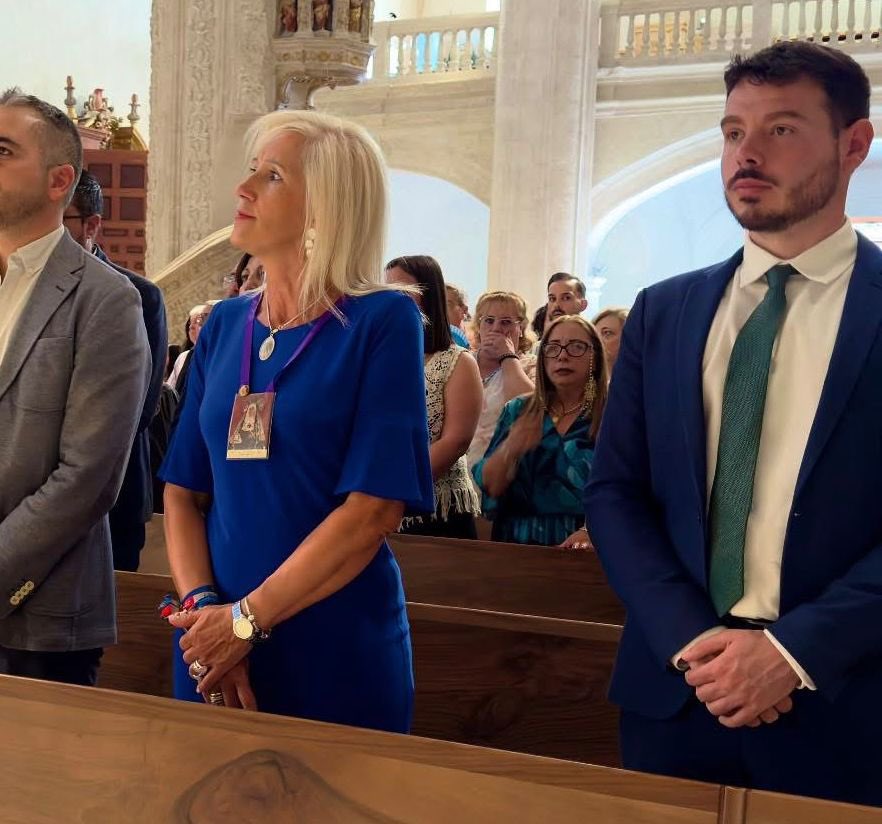 Ayer, como cada año, #VOXPinto acompañando a la hermandad de Nuestra Señora de los Dolores, en la Santa Misa y posterior procesión.