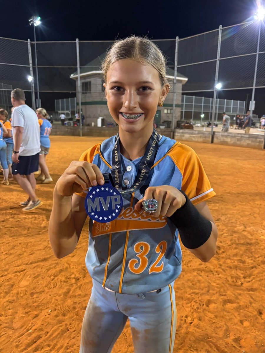 TNElite14u's tweet photo. The MVP from our tournament this weekend… Emma Gill! 

Emma batted .667 with a .750 OBP
She also pitched 6.1 innings, allowing 0 earned runs, and adding 5 S/O’s 

Great job Emma!
#TNElite14u 🟠

@SBRRetweets @PSCCSoftball https://t.co/fyrecaIB7I
