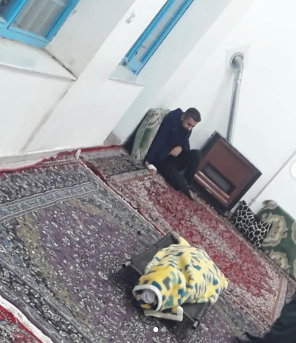 من سه سالی میشه که گیر کردم توی یه تصویر...

#زن_زندگی_آزادی