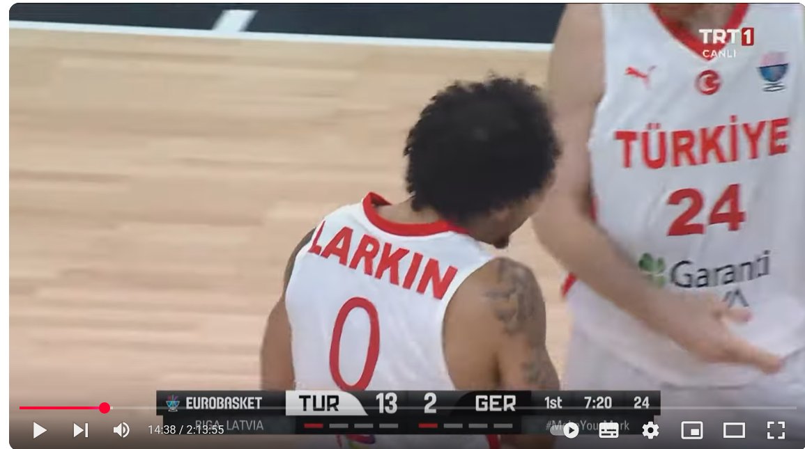 Sadece buraya kadar izledim. Üzüntüden geri kalanını izleyemiyorum.